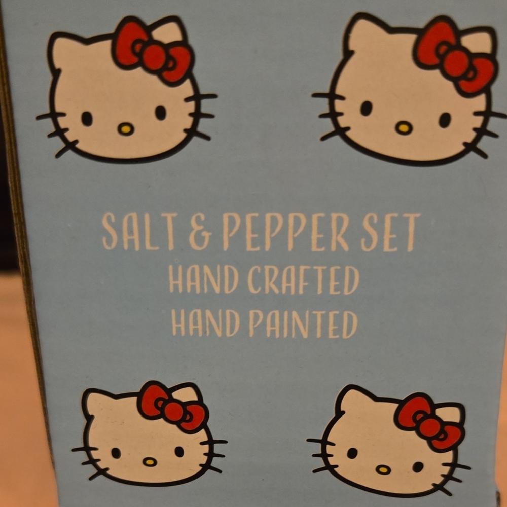 Hello Kitty Salt & Pepper Set - Blue and Red